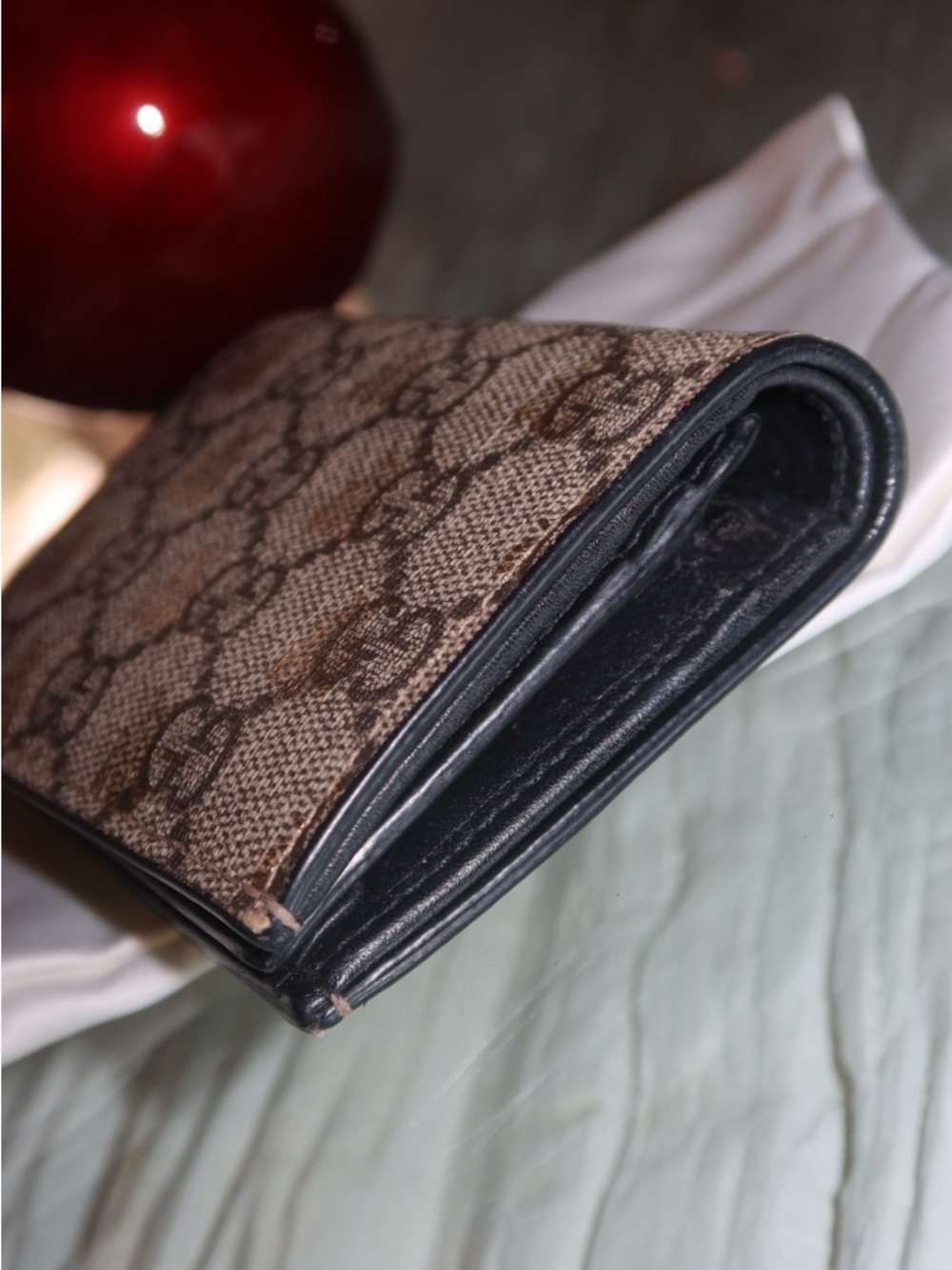 Gucci Animalier Bee GG Monogram Wallet - Picture 5 of 16